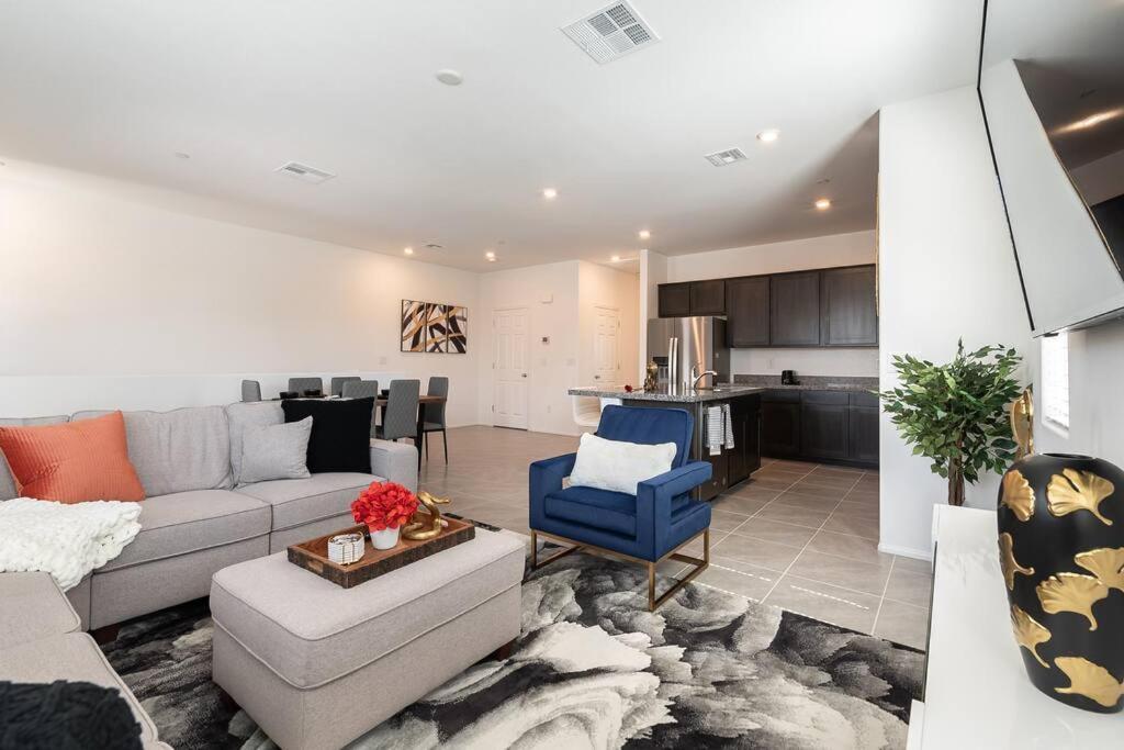 New! 2024 Lux & Modern By The Strip! *